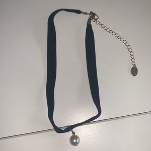 Felt choker necklace with pearl